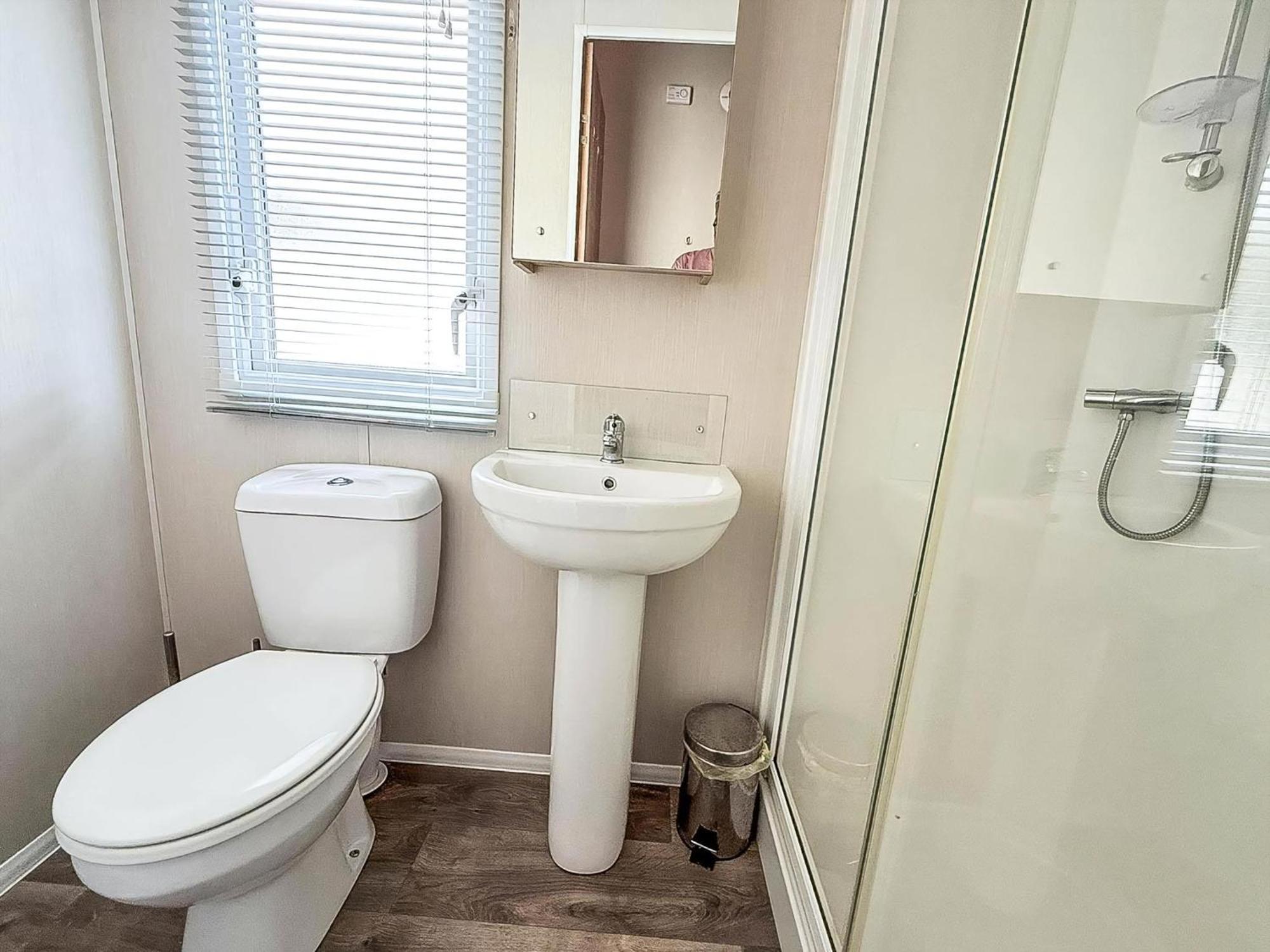 Beautiful Caravan For Hire With A Partial Sea View In Suffolk Ref 32042Az 洛斯托夫特 外观 照片