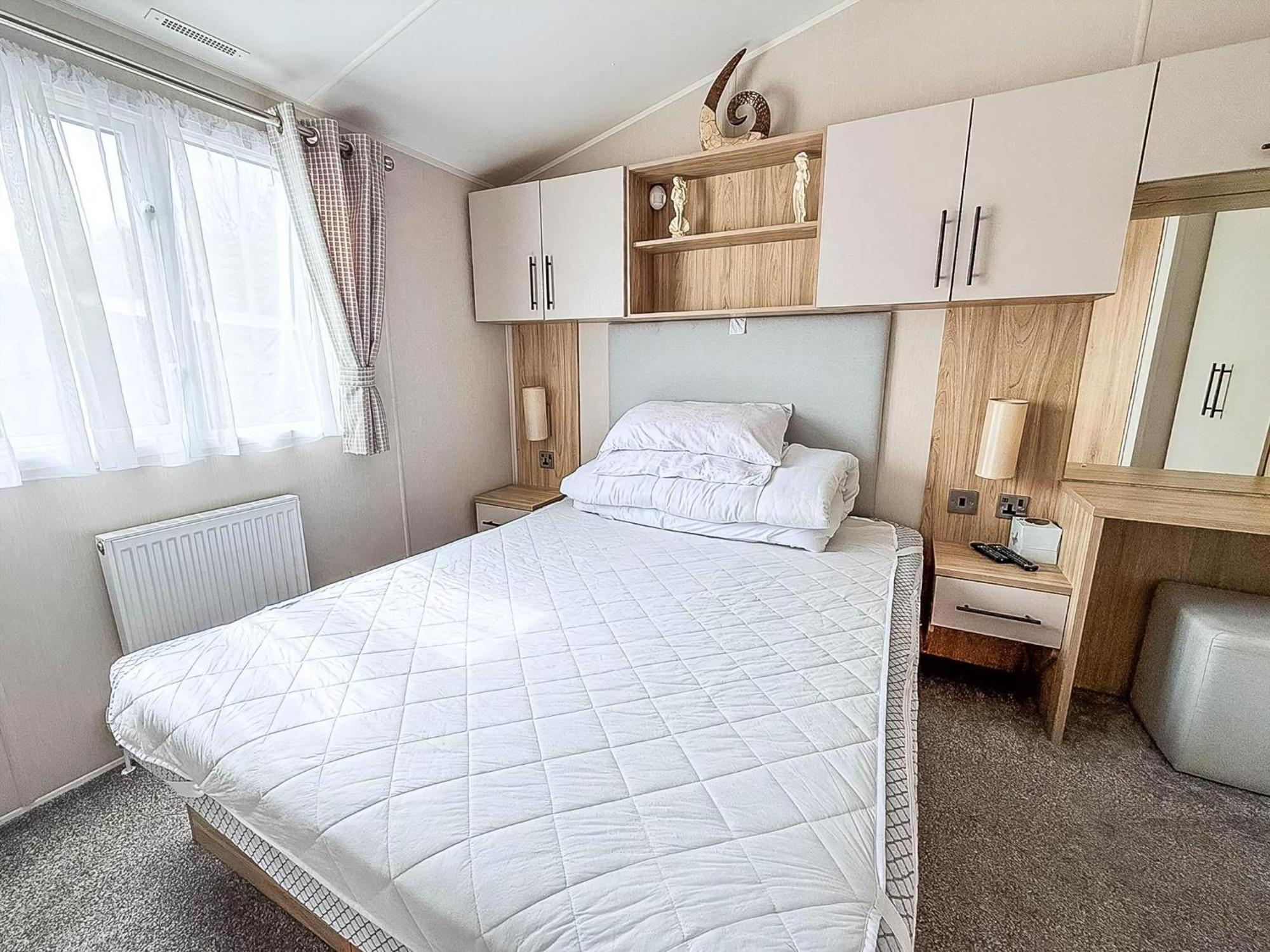 Beautiful Caravan For Hire With A Partial Sea View In Suffolk Ref 32042Az 洛斯托夫特 外观 照片