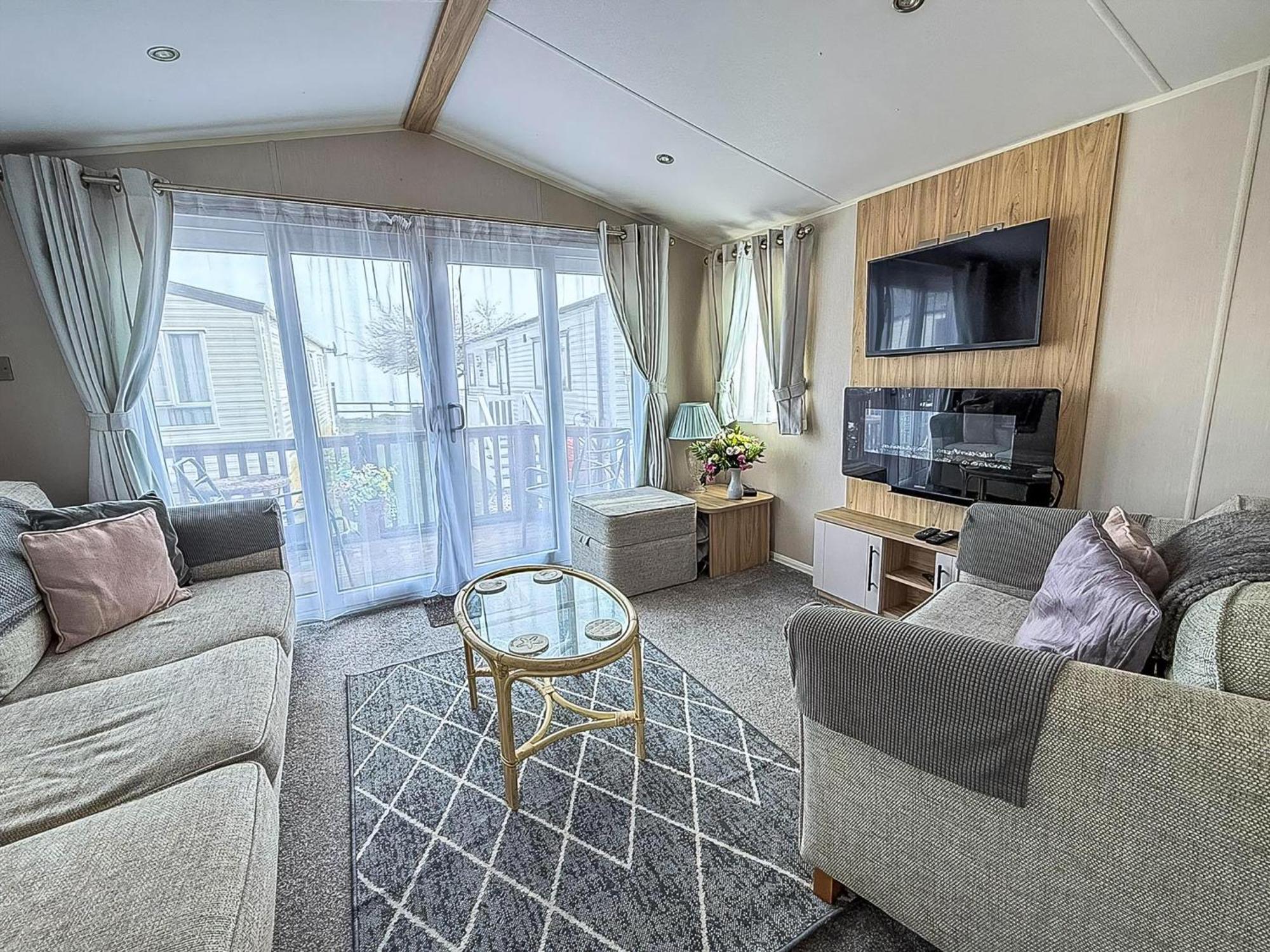Beautiful Caravan For Hire With A Partial Sea View In Suffolk Ref 32042Az 洛斯托夫特 外观 照片