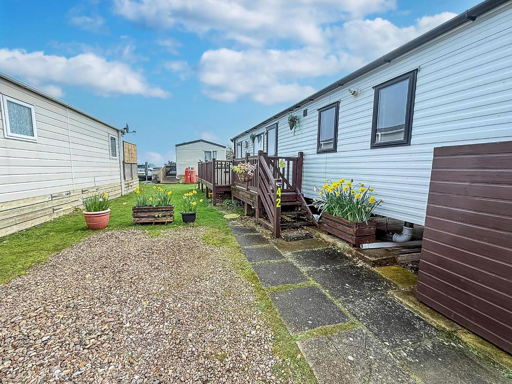 Beautiful Caravan For Hire With A Partial Sea View In Suffolk Ref 32042Az 洛斯托夫特 外观 照片